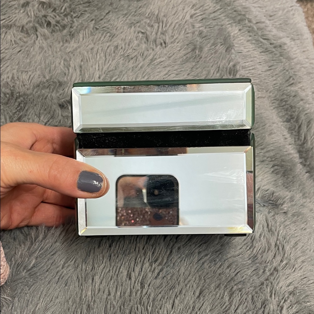 Mirrored velvet lined square trinket box